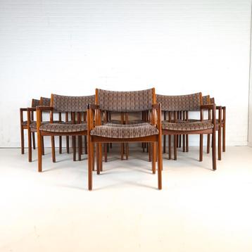 13x vintage stoel beschikbaar voor biedingen