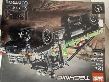 Lego 44 Mercedes Zetros Trial Truck beschikbaar voor biedingen