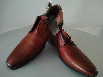 Chaussures en cuir New T45 pour hommes  disponible aux enchères