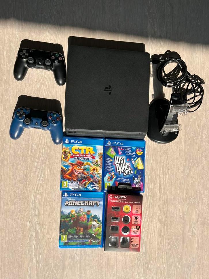 PlayStation 4- gadgets, Games en Spelcomputers, Spelcomputers | Sony PlayStation 4, Zo goed als nieuw, Slim, 500 GB, Met 2 controllers