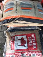 2 zakken cement , 3 zakken zand en 1 zak beton mix, Bricolage & Construction, Briques, Comme neuf, Béton, Enlèvement