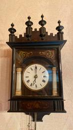 Horloge suspendue ancienne en bois foncé, Antiquités & Art, Enlèvement