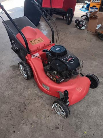 Grasmaaier hvc voor opmaak,60€ beschikbaar voor biedingen