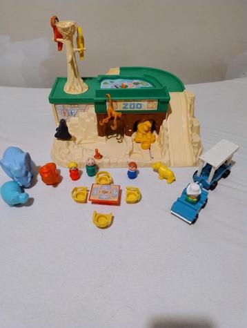 Fisher Price Vintage Zoo met gerief en popjes en diertjes beschikbaar voor biedingen