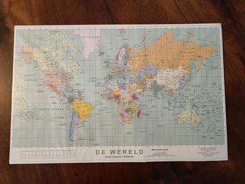 Wereldkaart - bureau-onderlegger beschikbaar voor biedingen