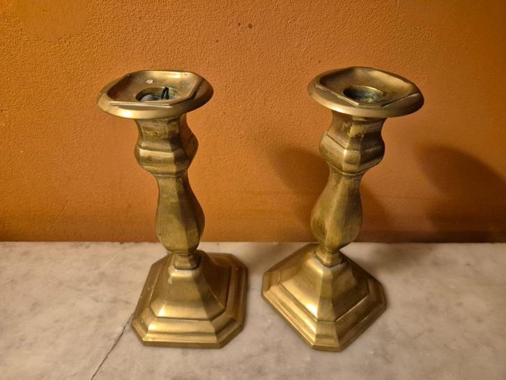 Paar vintage messing kandelaars Louis XV, Antiek en Kunst, Antiek | Kandelaars, Overige materialen, Ophalen