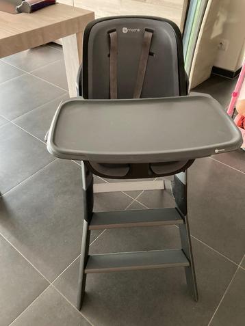 4 Moms kinderstoel beschikbaar voor biedingen