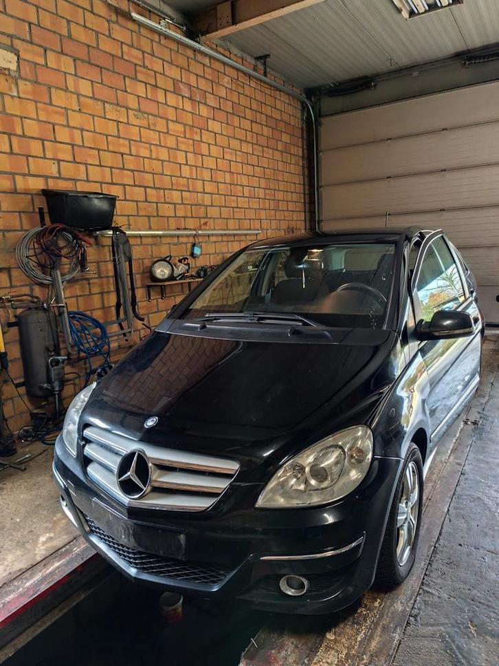 Mercedes B 180, Auto's, Mercedes-Benz, Particulier, B-Klasse, Diesel, Euro 4, Monovolume, 5 deurs, Automaat, Zwart, Zwart, Stof