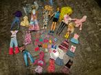 Lot de Barbie + vêtements et chaussures, Enlèvement, Comme neuf