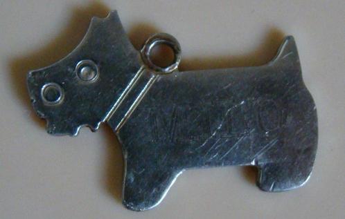 Hangertje voor halsketting – hond terriër Milo = 3x2cm, Handtassen en Accessoires, Kettinghangers, Gebruikt, Overige materialen