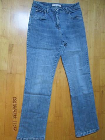 Jeans bleu « JOYCE » « BRAM’S PARIS » Taille haute, T : 42