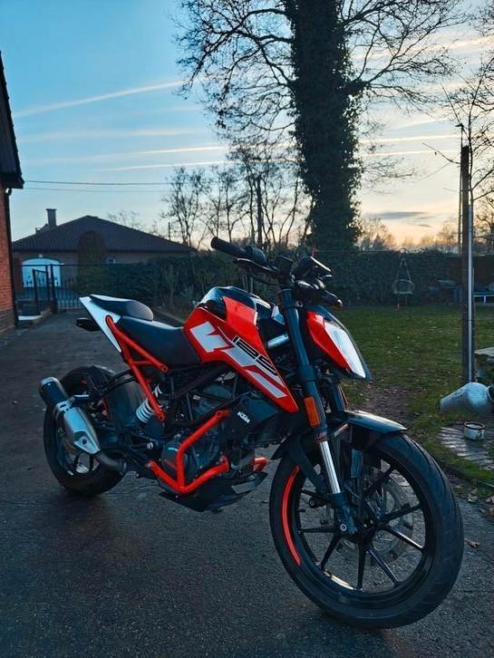 KTM Duke 125cc - 10 000km - 2017 - Rijbewijs B(-2011)/A1, Motoren, Motoren | Yamaha, Particulier, Ophalen
