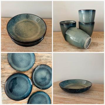 Servies 4 personen beschikbaar voor biedingen