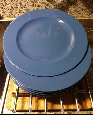 6 borden  29 cm beschikbaar voor biedingen