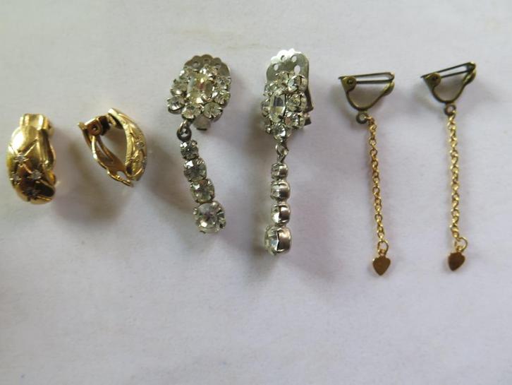 bouces d'oreilles, Bijoux, Sacs & Beauté, Boucles d'oreilles, Comme neuf, Puces ou Clous, Autres matériaux, Autres couleurs, Enlèvement ou Envoi