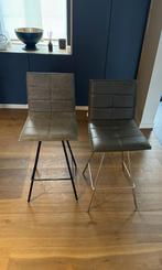 Lot de deux chaises hautes - 65 cm, Brun, Moderne, Utilisé, Autres matériaux