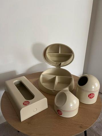 Makio Hasuike Gedy Avon Vintage make up set beschikbaar voor biedingen