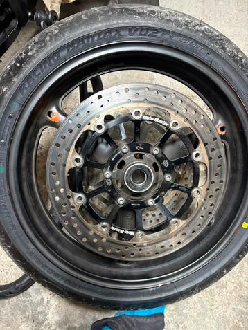 Honda sc59 wielen + Motomaster schijven beschikbaar voor biedingen