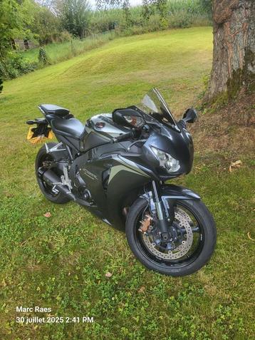 CBR 1000rr de 2010....ABS, Plus de 35 kW, Sport, 4 cylindres, Échappement sport