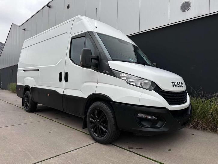 Iveco Daily H2L3 (235) €19500,- netto, Auto's, Bestelwagens en Lichte vracht, ABS, Airbags, Bluetooth, Boordcomputer, Centrale vergrendeling