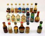 Lot van 62 miniatuur drank flesjes., Enlèvement, Utilisé, Autres types