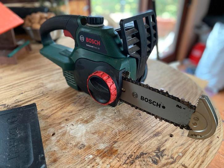 Petite tronçonneuse Bosch Universalchain 18, Tuin en Terras, Hand-tuingereedschap, Gebruikt, Ophalen
