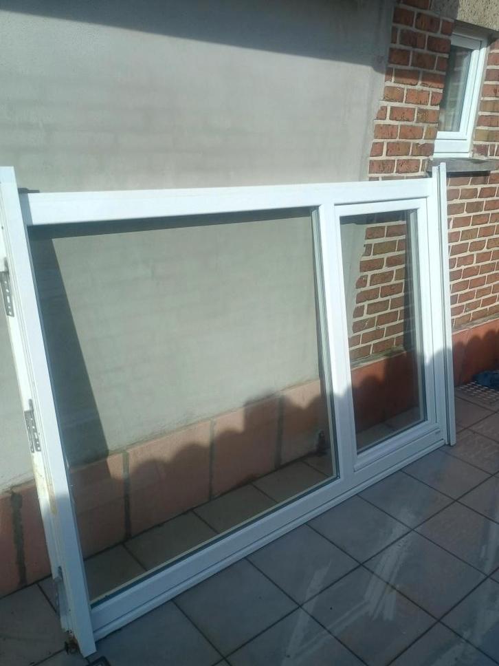 Fenêtre en PVC BLANC d'une marque de qualité, Bricolage & Construction, Vitres, Châssis & Fenêtres, Utilisé, Fenêtre de façade ou Vitre