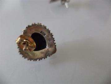 oorbellen met marcasite en granaat, Puces ou Clous, Enlèvement ou Envoi, Comme neuf, Avec pierre précieuse