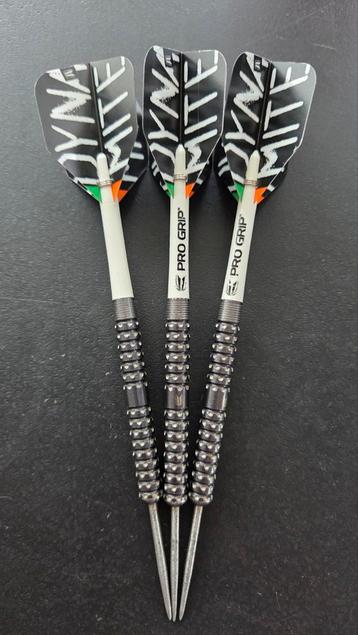 Target Keane Barry Gen1, Sport en Fitness, Darts, Ophalen of Verzenden, Gebruikt, Pijlen