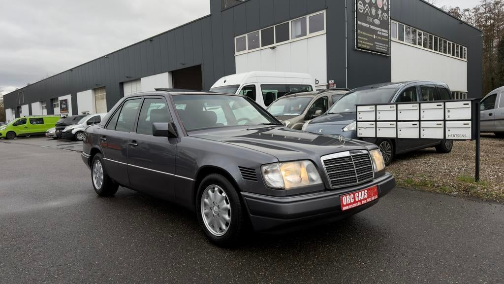 Mercedes-Benz E 250 D OLDTiMER AUTOMAAT NEW STAAT, Automaat, Testrit aan huis, 2497 cc, Bruin