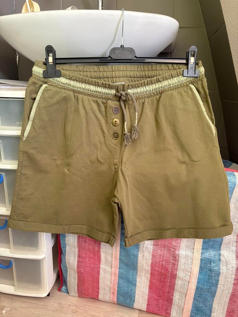 Mooie kakhi short van True Spirit (M)., Maat 38/40 (M), Kort, Ophalen of Verzenden, Zo goed als nieuw