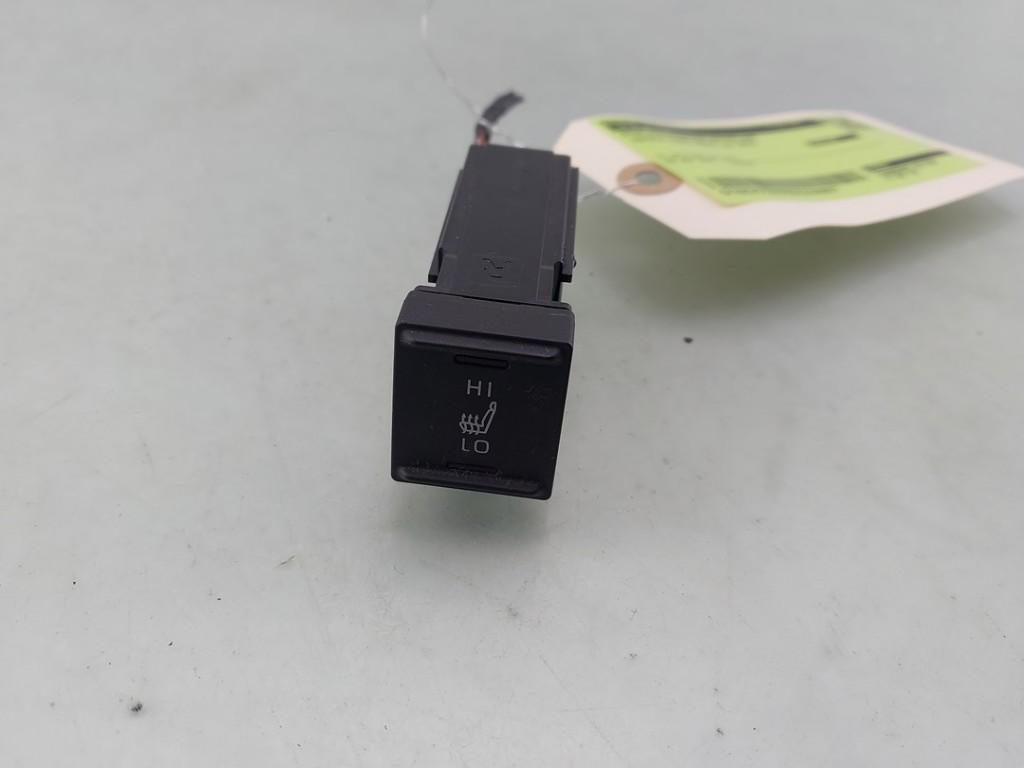 COMMUTATEUR SIEGE CHAUFFANT Toyota Yaris Cross (PB1 / PJ1), Kundenbetreuung@toyota.de, Toyota, Utilisé, Toyota-Allee 2
50858  Köln, DE