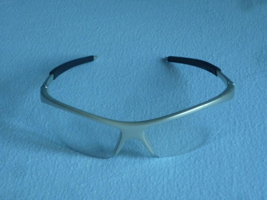 Sportbril met 3 Paar Wisselglazen 100% UV, Ophalen of Verzenden, Zo goed als nieuw, Overige kleuren, Zonnebril