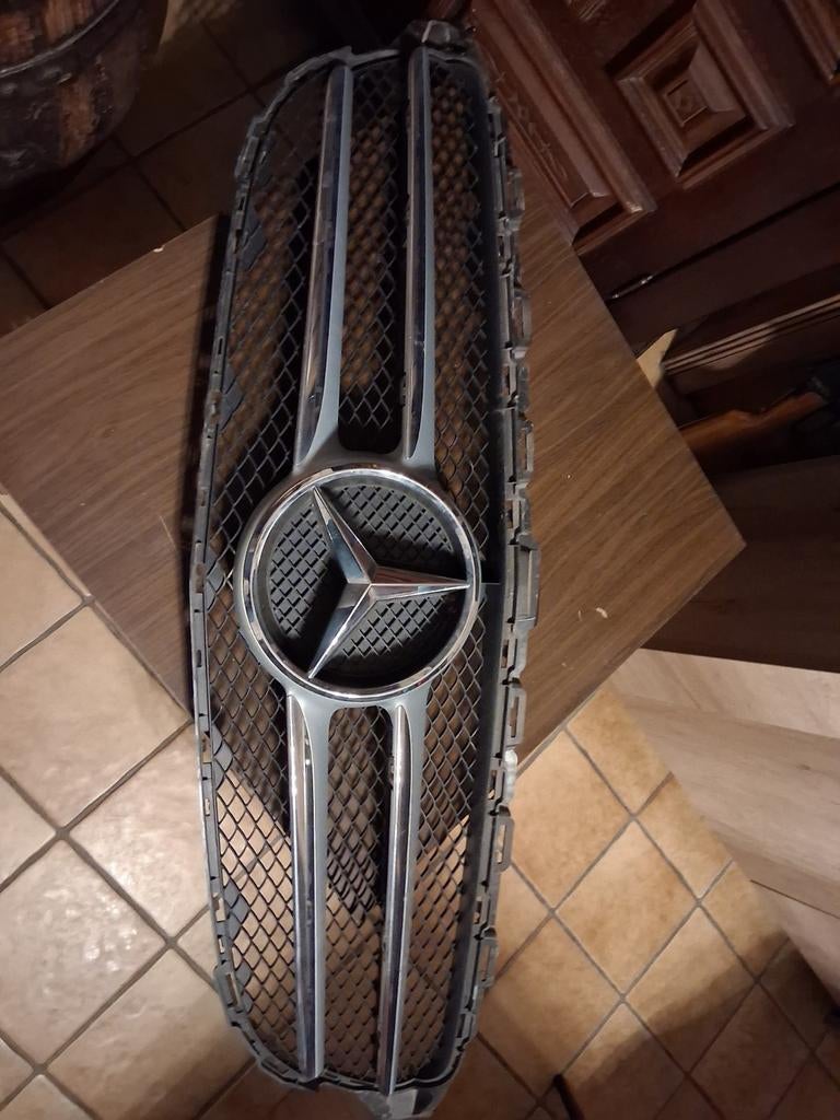 Calandre Mercedes Amg, Enlèvement