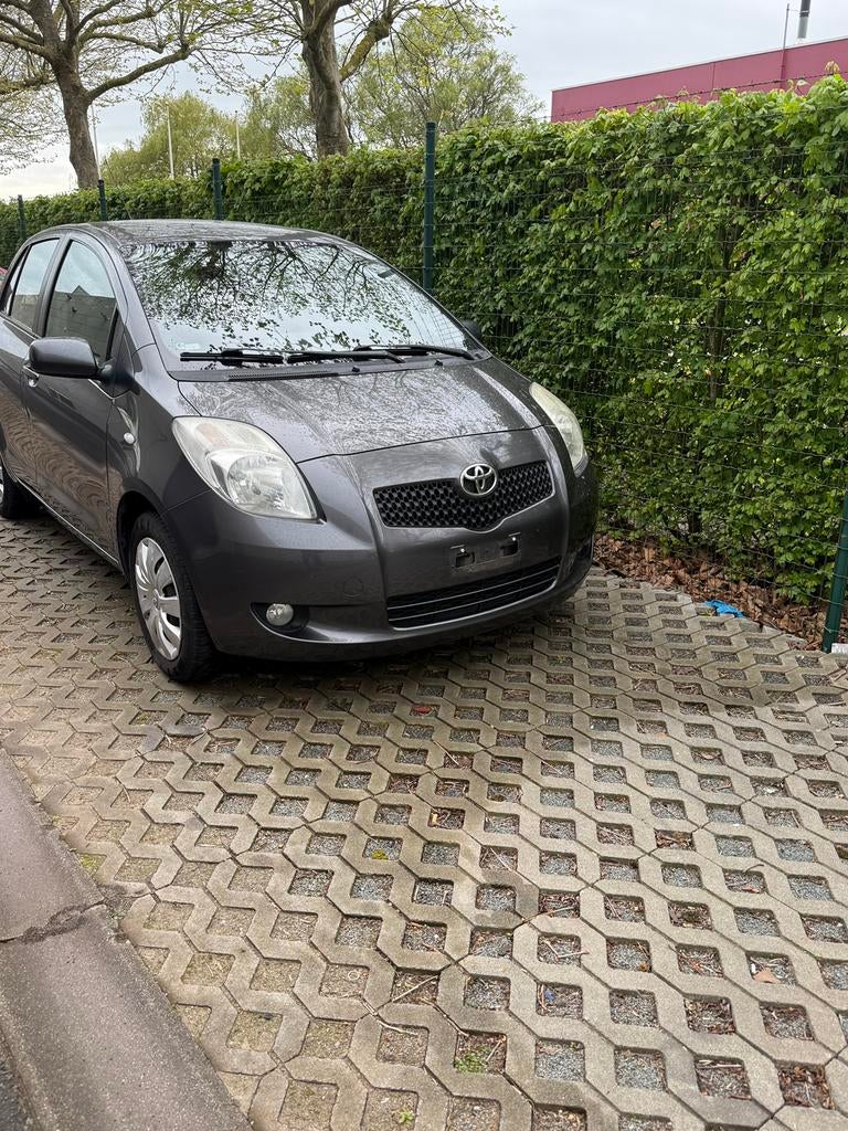 Toyota Yaris 2008/1.3 Benzine 64 kw 158500km, Auto's, Toyota, Voorwielaandrijving, Stof, Zwart, 4 cilinders