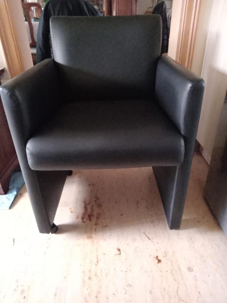 Zwarte lederen bijzetzetel op wielen, Ophalen, Zo goed als nieuw
