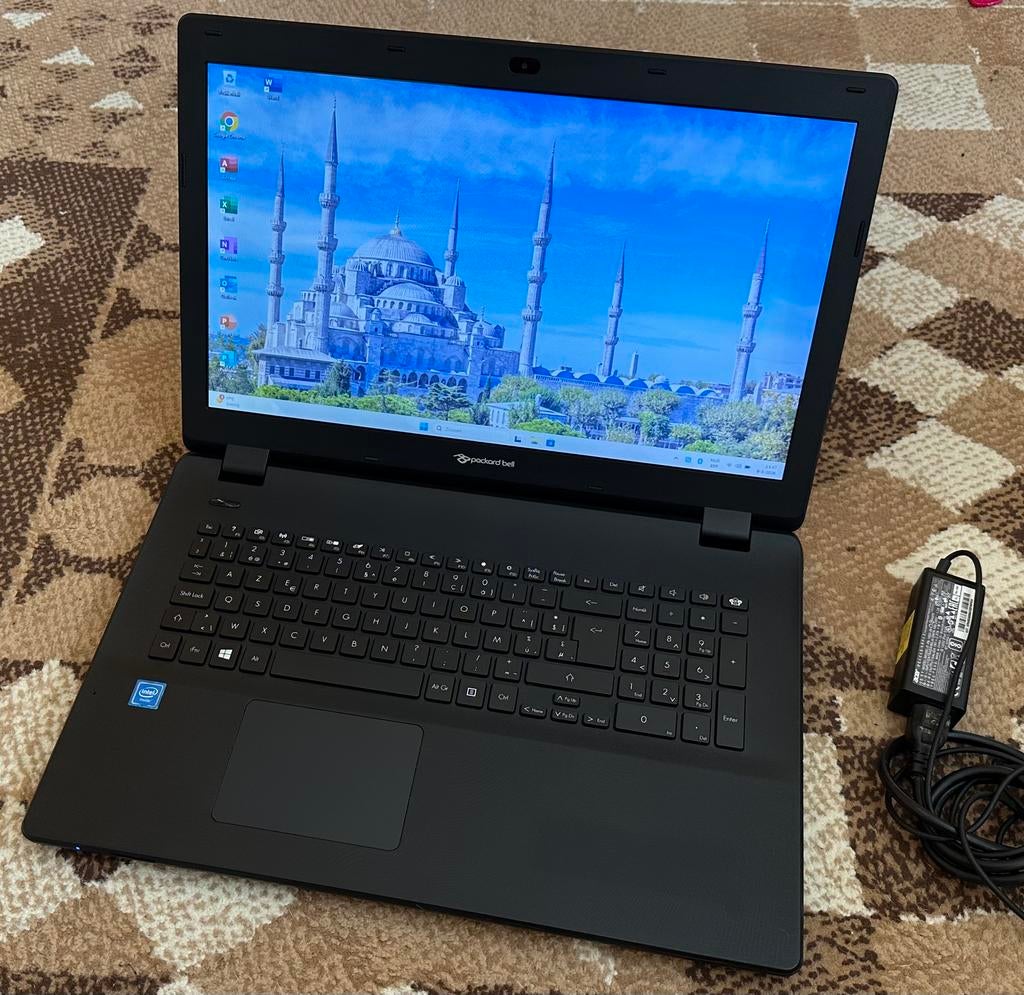 17.3”Packard Bell/IntelN3060/8gb ram/256gb ssd/win 11/Office, Computers en Software, Windows Laptops, Zo goed als nieuw, 17 inch of meer