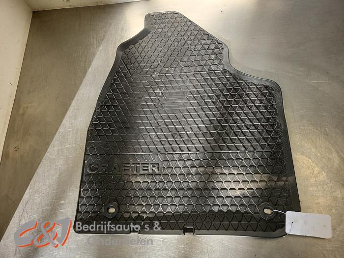 Vloerbedekking van een Volkswagen Crafter, Auto-onderdelen, Interieur en Bekleding, Volkswagen, Gebruikt, 3 maanden garantie, Ophalen of Verzenden