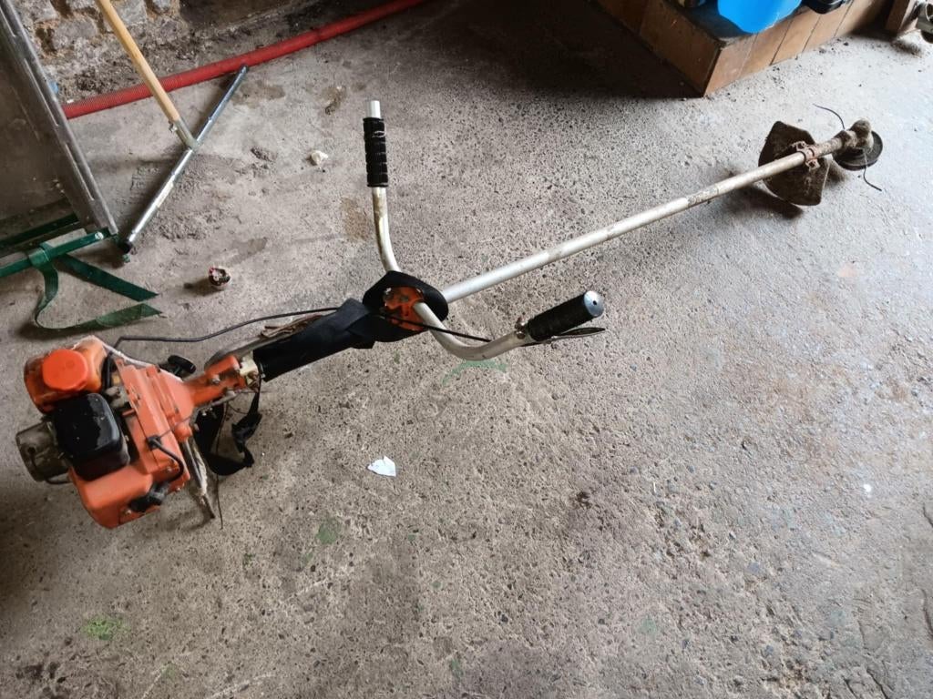 Débroussailleuse tanaka, Jardin & Terrasse, Débroussailleuses, Enlèvement, Essence