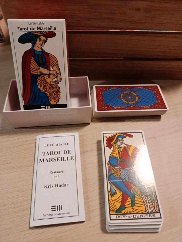 Tarot de Marseille – Kris Hadar – jamais utilisé, Boeken, Esoterie en Spiritualiteit, Ophalen of Verzenden