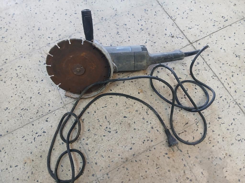 Grote slijpschijf, Ophalen, Gebruikt, Haakse handslijpmachine