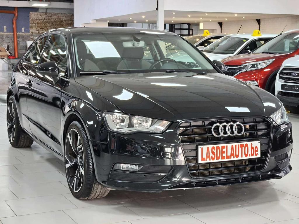 Audi A3 1.2TFSI Carplay Blue Gps Sensors Alcantara Chauffant, Auto's, Audi, Gebruikt, 4 cilinders, Alcantara, Zwart