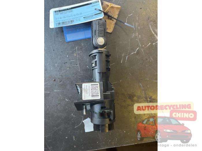Serrure de contact + clé d'un Fiat 500, Autos : Pièces & Accessoires, Autres pièces automobiles, Fiat, Utilisé, 3 mois de garantie