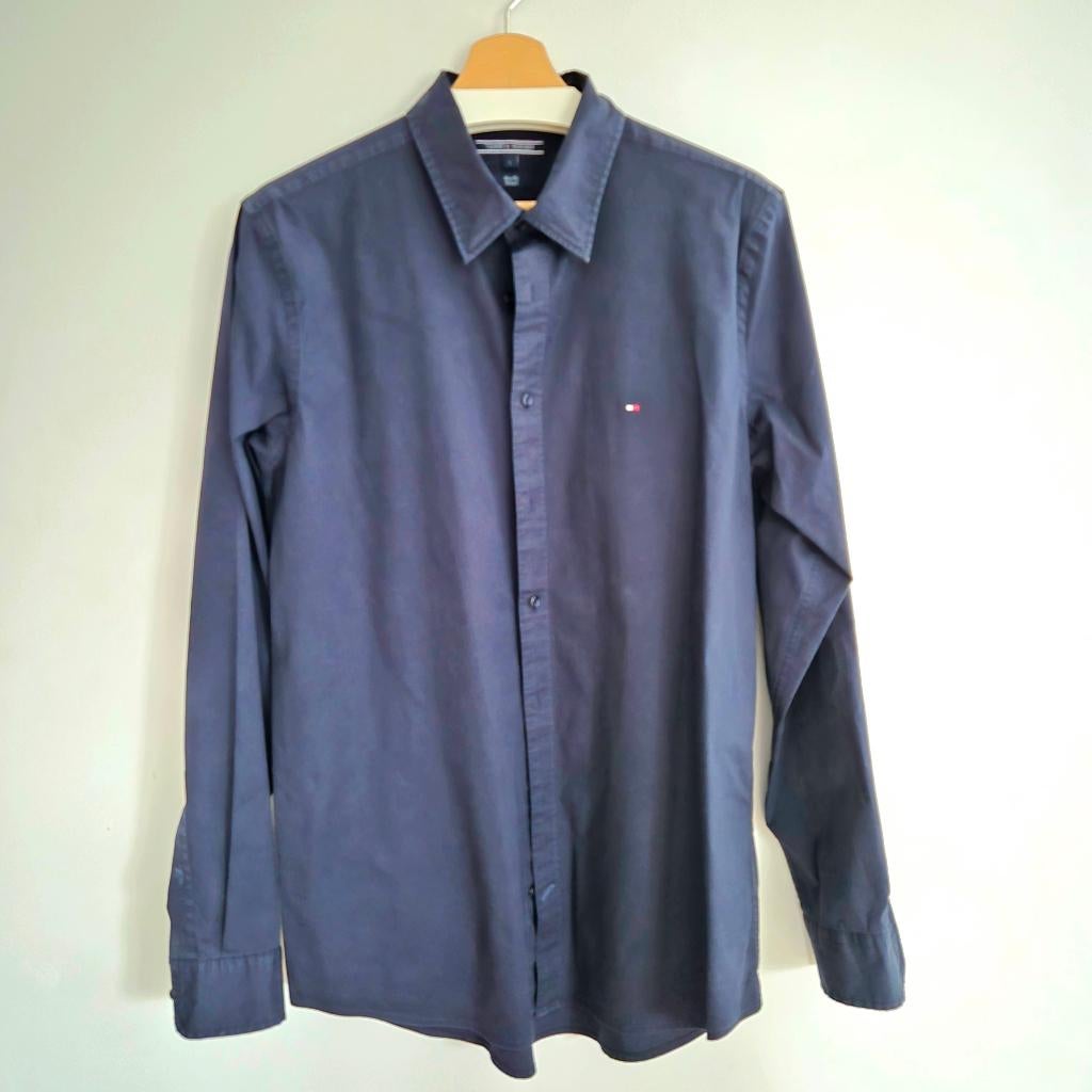 Chemise Tommy Hilfiger bleu foncée - L, Vêtements | Hommes, Tour de cou 41/42 (L), Tommy Hilfiger, Enlèvement, Porté