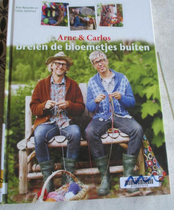boek Arne & Carlos breien de bloemetjes buiten, Livres, Loisirs & Temps libre, Comme neuf, Tricot et Crochet, Enlèvement ou Envoi
