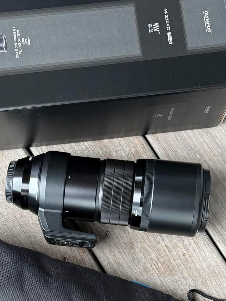 Olympus 300 mm f/4 PRO en parfait état, TV, Hi-fi & Vidéo, Photo | Lentilles & Objectifs, Comme neuf, Téléobjectif, Enlèvement