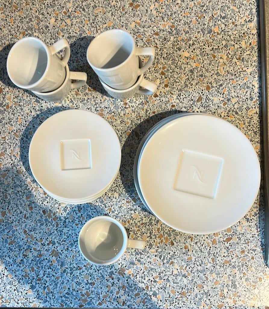 Vaisselle Nespresso, Enlèvement