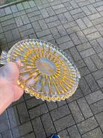 Onderzetter voor taart., Ophalen