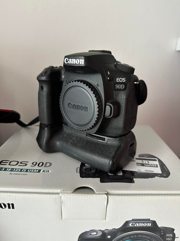 Boîtier body Canon 90D+Grip, très bon état, Audio, Tv en Foto, Fotocamera's Digitaal, Zo goed als nieuw, Canon, Ophalen