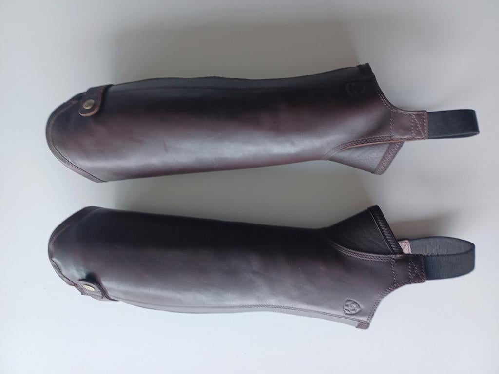 Chaps donker bruin Ariat, Ophalen